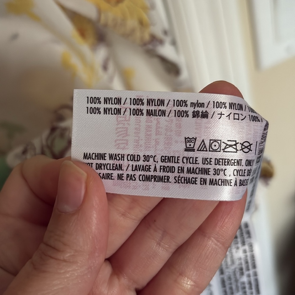 Disney Epcot Flower & Garden Festival Buzz the Bee Packable Hooded Spirit Jersey - Picture 9 of 11